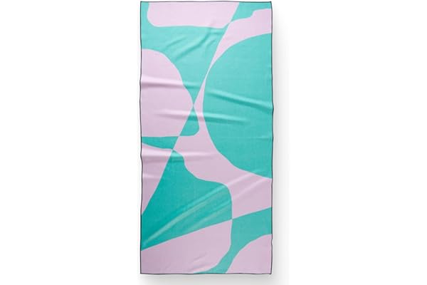 Deal Alert: GEOMETRY Quick-Dry Sand-Resistant Towel for Moms!