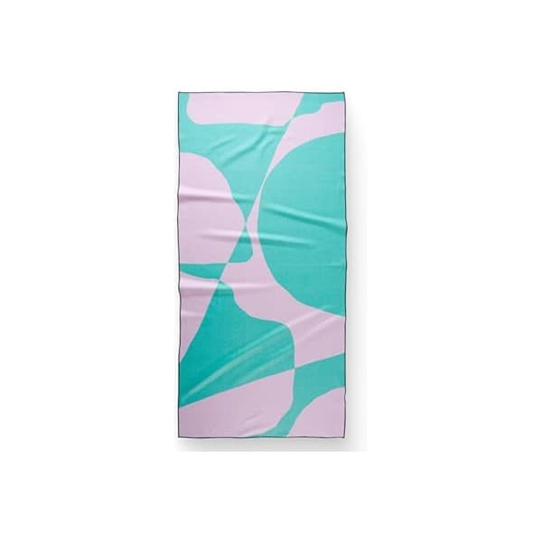 Deal Alert: GEOMETRY Quick-Dry Sand-Resistant Towel for Moms!