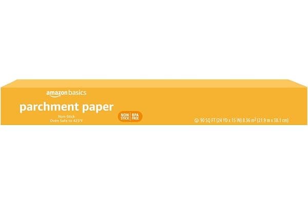 Amazon Basics Parchment Paper, 90 Sq Ft Roll, Packaging May Vary