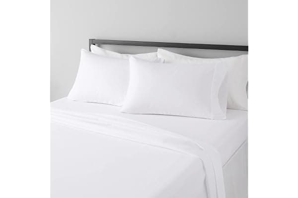 Amazon Basics Lightweight Super Soft Breathable Wrinkle-Resistant Microfiber 4-Piece Bed Sheet Set with 14-Inch Deep Pockets, Queen, Bright White, Solid