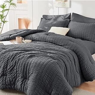 Amazon Deal Alert: Transform Your Bedroom with This Luxury 7-Piece Queen Comforter Set for Just $31.99!